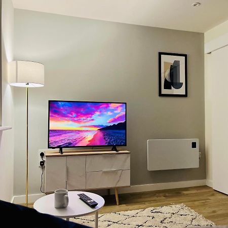 Fantastic One Bedroom Apartment Near Old Trafford Stadium Manchester Extérieur photo